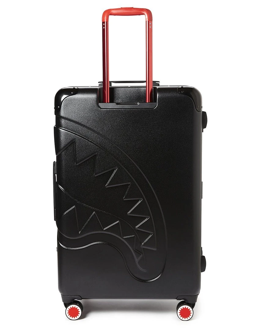 SPRAYGROUND® SHARKITECTURE MOLDED 29” FULL-SIZE LUGGAGE 3 SPRAYGROUND® SHARKITECTURE MOLDED 29” FULL-SIZE LUGGAGE