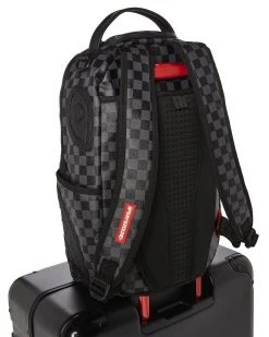 SPRAYGROUND® SHARKITECTURE MOLDED 29” FULL-SIZE LUGGAGE 33 SPRAYGROUND® SHARKITECTURE MOLDED 29” FULL-SIZE LUGGAGE