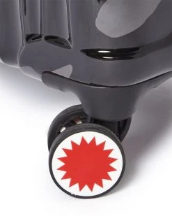 SPRAYGROUND® 3AM SHARKNAUTICS 29.5” FULL-SIZE LUGGAGE 36 SPRAYGROUND® 3AM SHARKNAUTICS 29.5” FULL-SIZE LUGGAGE