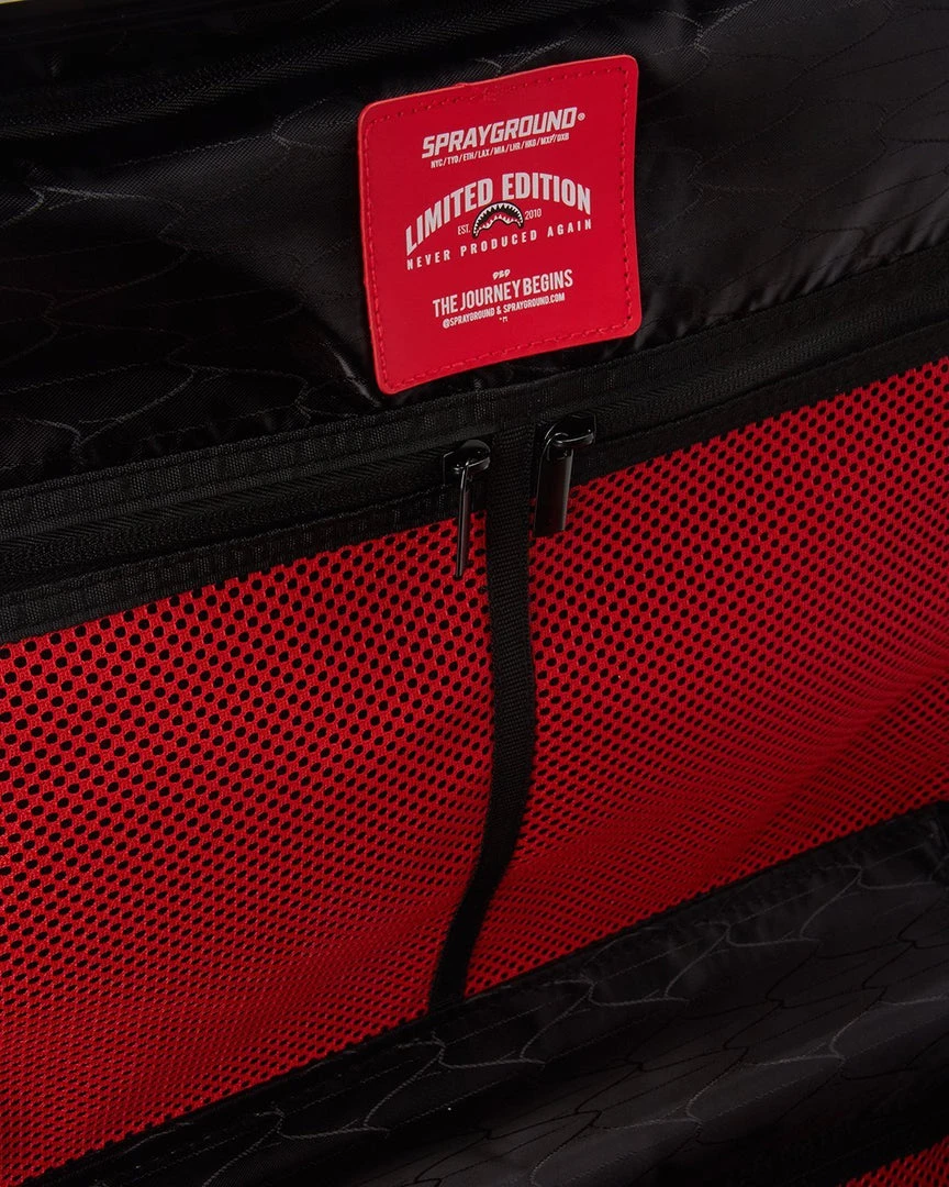 SPRAYGROUND® 3AM SHARKNAUTICS 29.5” FULL-SIZE LUGGAGE 20 SPRAYGROUND® 3AM SHARKNAUTICS 29.5” FULL-SIZE LUGGAGE