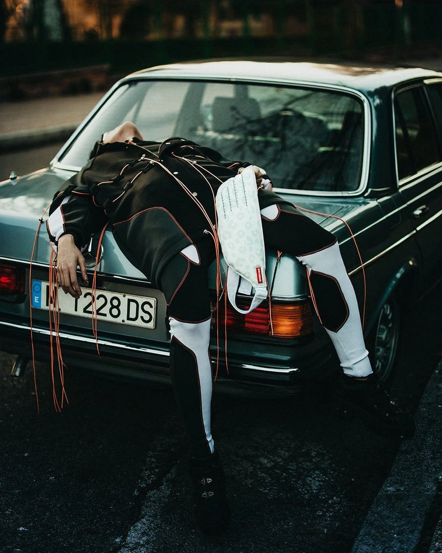 SPRAYGROUND® THE WINGS TO THE FUTURE CROSSWING BAGS 10 SPRAYGROUND® THE WINGS TO THE FUTURE CROSSWING BAGS