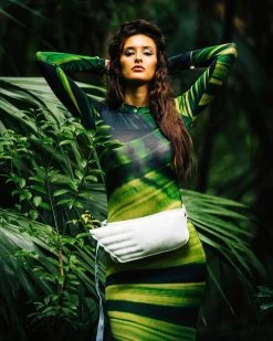 SPRAYGROUND® THE WINGS TO THE FUTURE CROSSWING BAGS 16 SPRAYGROUND® THE WINGS TO THE FUTURE CROSSWING BAGS