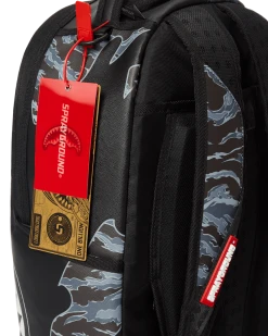 SPRAYGROUND® DAZED AND SHARK BACKPACK (DLXV) 12 SPRAYGROUND® DAZED AND SHARK BACKPACK (DLXV)
