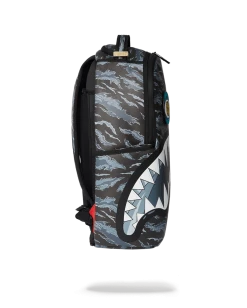 SPRAYGROUND® DAZED AND SHARK BACKPACK (DLXV) 7 SPRAYGROUND® DAZED AND SHARK BACKPACK (DLXV)