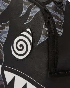 SPRAYGROUND® DAZED AND SHARK BACKPACK (DLXV) 10 SPRAYGROUND® DAZED AND SHARK BACKPACK (DLXV)