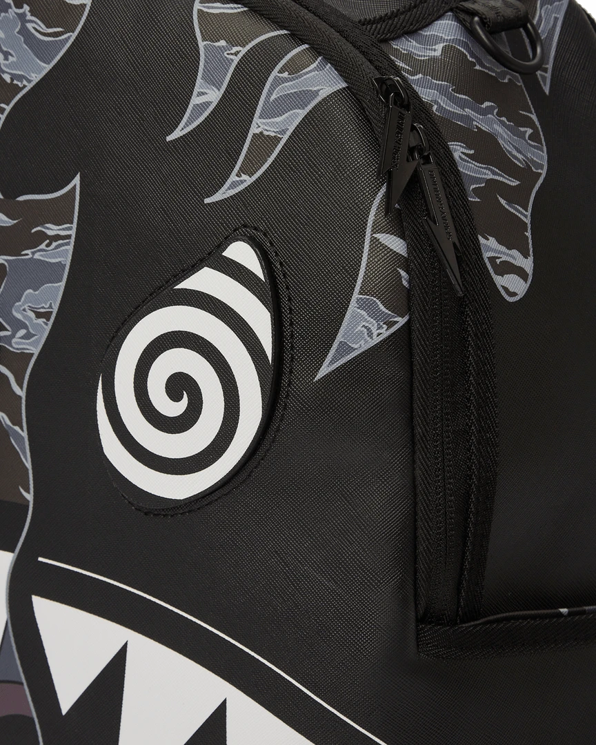 SPRAYGROUND® DAZED AND SHARK BACKPACK (DLXV) SPRAYGROUND® DAZED AND SHARK BACKPACK (DLXV)