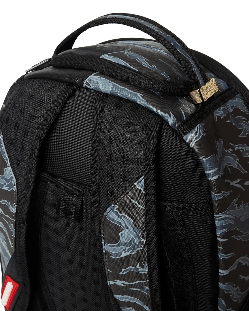 SPRAYGROUND® DAZED AND SHARK BACKPACK (DLXV) SPRAYGROUND® DAZED AND SHARK BACKPACK (DLXV)