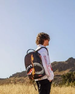 SPRAYGROUND® SHARKS IN PARIS UNSTOPPABLE BACKPACK (DLXV)