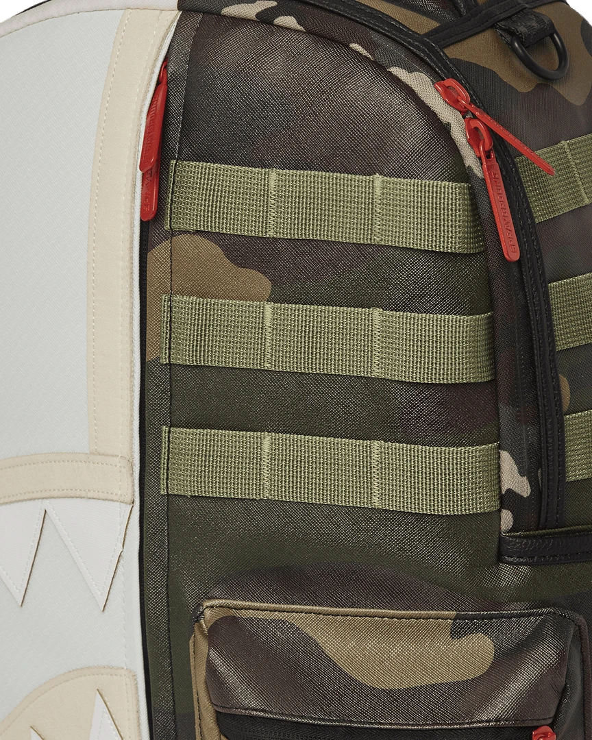 SPRAYGROUND® BAGS SPLIT WEIRD BACKPACK (DLXV) SPRAYGROUND® BAGS SPLIT WEIRD BACKPACK (DLXV)