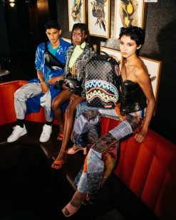 SPRAYGROUND® SHARKS IN PARIS GLOW BACKPACK (DLXV) 7 SPRAYGROUND® SHARKS IN PARIS GLOW BACKPACK (DLXV)