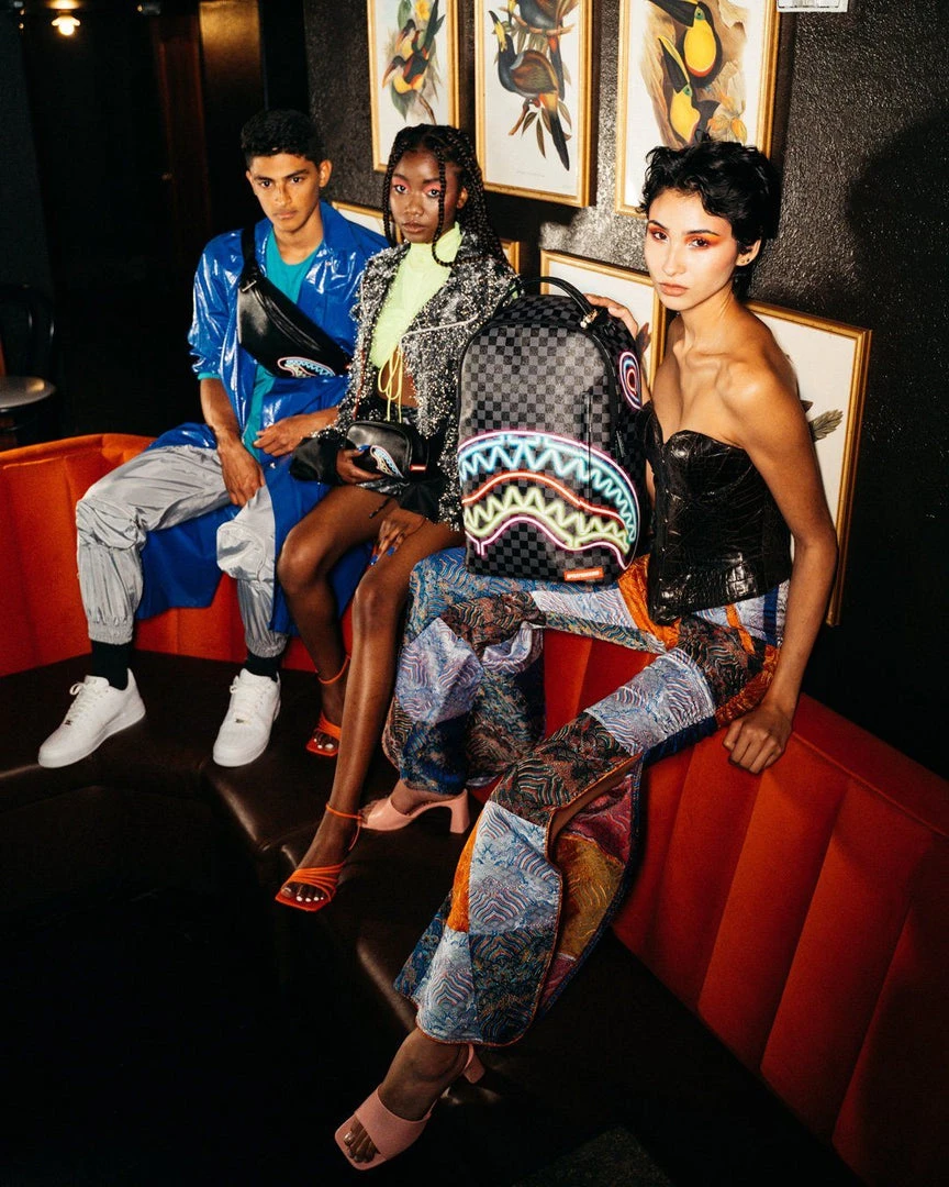 SPRAYGROUND® SHARKS IN PARIS GLOW BACKPACK (DLXV) SPRAYGROUND® SHARKS IN PARIS GLOW BACKPACK (DLXV)