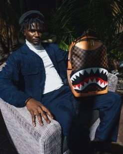 SPRAYGROUND® BAGS HENNY AIR TO THE THRONE BACKPACK (DLXV)