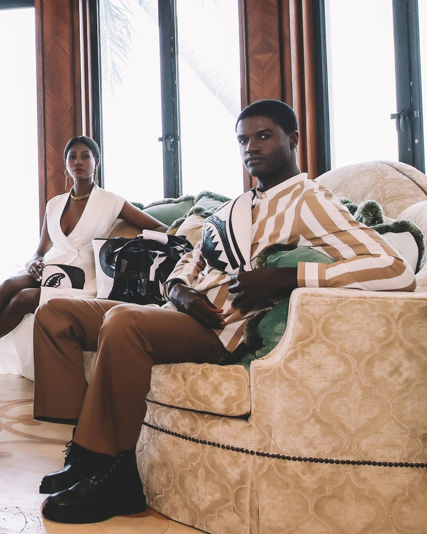 SPRAYGROUND® CROSSBODYS V.V.I.P. SAVVVY CROSSBODY 6 SPRAYGROUND® CROSSBODYS V.V.I.P. SAVVVY CROSSBODY