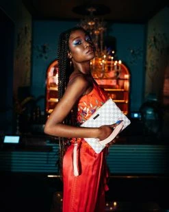 SPRAYGROUND® ROSE ALL DAY LA PALAIS CROSSOVER CLUTCH CROSSOVER CLUTCHES