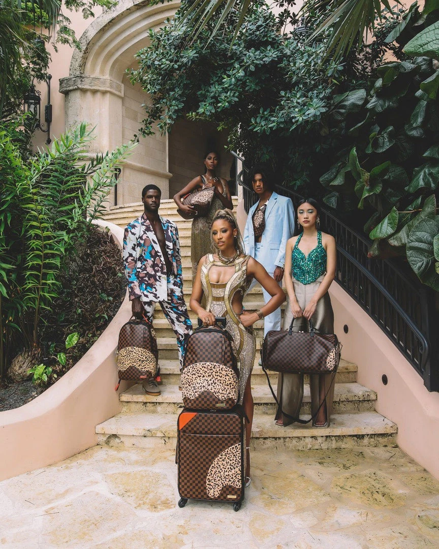 SPRAYGROUND® A.i.3 THE LEGACY SAVVY CROSSBODY BAGS 15 SPRAYGROUND® A.i.3 THE LEGACY SAVVY CROSSBODY BAGS