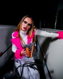 SPRAYGROUND® CROSSOVER CLUTCHES ILLUCHAINS CROSSOVER CLUTCH