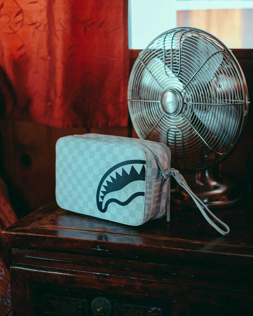 SPRAYGROUND® SPLIT THE CHECK (PEARL) TOILETRY BAG BAGS 9 SPRAYGROUND® SPLIT THE CHECK (PEARL) TOILETRY BAG BAGS