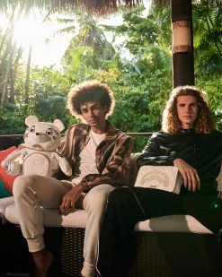 SPRAYGROUND® RIVIERA LE BLANC GOLD CHAIN SHARK TOILETRY BAG