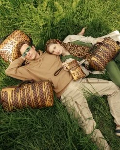 SPRAYGROUND® PARIS PAINT CROSSOVER CLUTCH CROSSOVER CLUTCHES