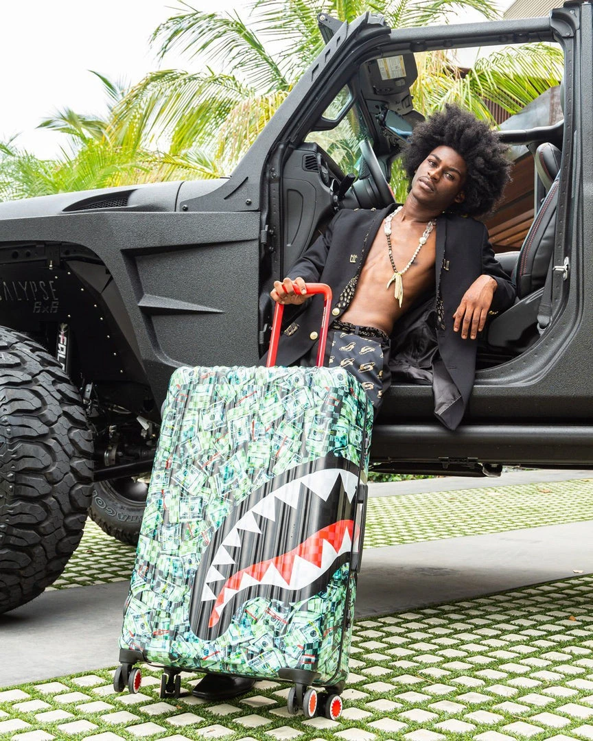 SPRAYGROUND® MAMA I MADE IT SHARKITECTURE HARDSHELL FULL-SIZE LUGGAGE 2 SPRAYGROUND® MAMA I MADE IT SHARKITECTURE HARDSHELL FULL-SIZE LUGGAGE