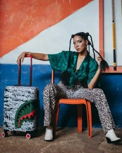 SPRAYGROUND® NIGHT NIGHT SHARKNAUTICS HARDSHELL CARRY-ON LUGGAGE 10 SPRAYGROUND® NIGHT NIGHT SHARKNAUTICS HARDSHELL CARRY-ON LUGGAGE