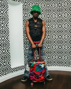 SPRAYGROUND® CAMOBURST SHARKNAUTICS HARDSHELL CARRY-ON LUGGAGE 9 SPRAYGROUND® CAMOBURST SHARKNAUTICS HARDSHELL CARRY-ON LUGGAGE