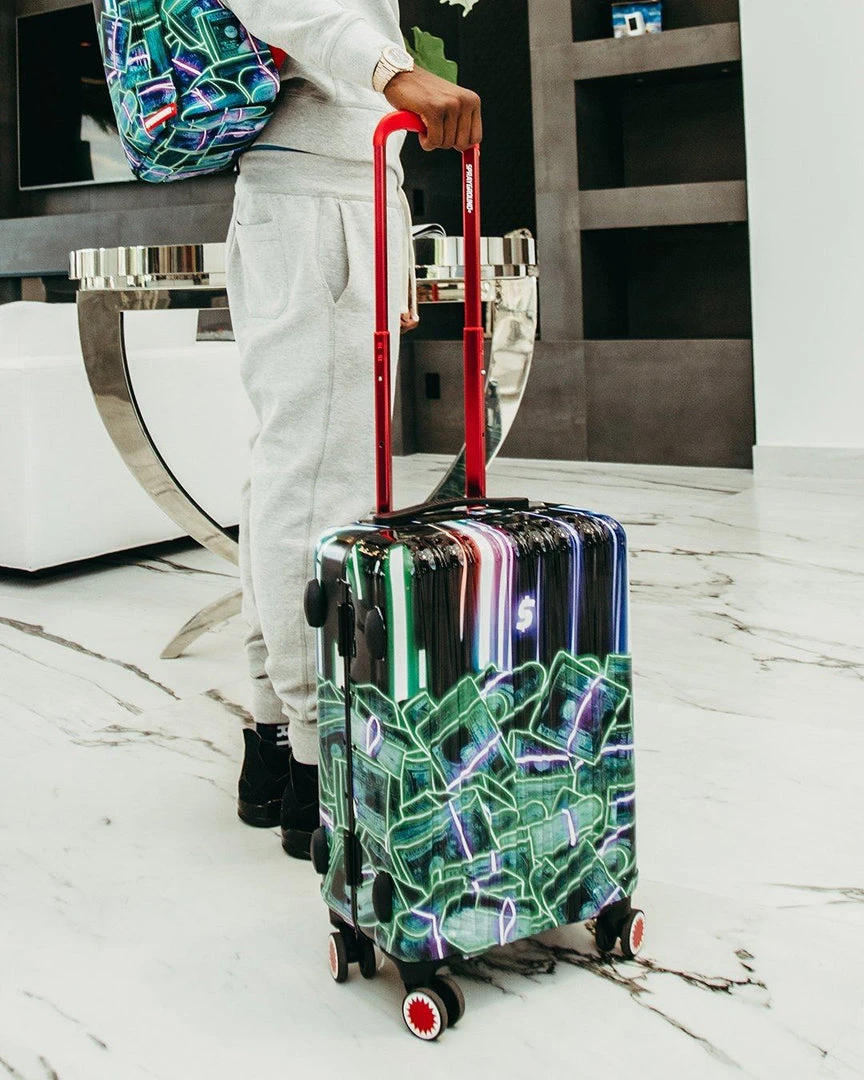 SPRAYGROUND® 暗号通貨スタック (CRYPTO STACKS) LUGGAGE CARRY-ON LUGGAGE SPRAYGROUND® 暗号通貨スタック (CRYPTO STACKS) LUGGAGE CARRY-ON LUGGAGE