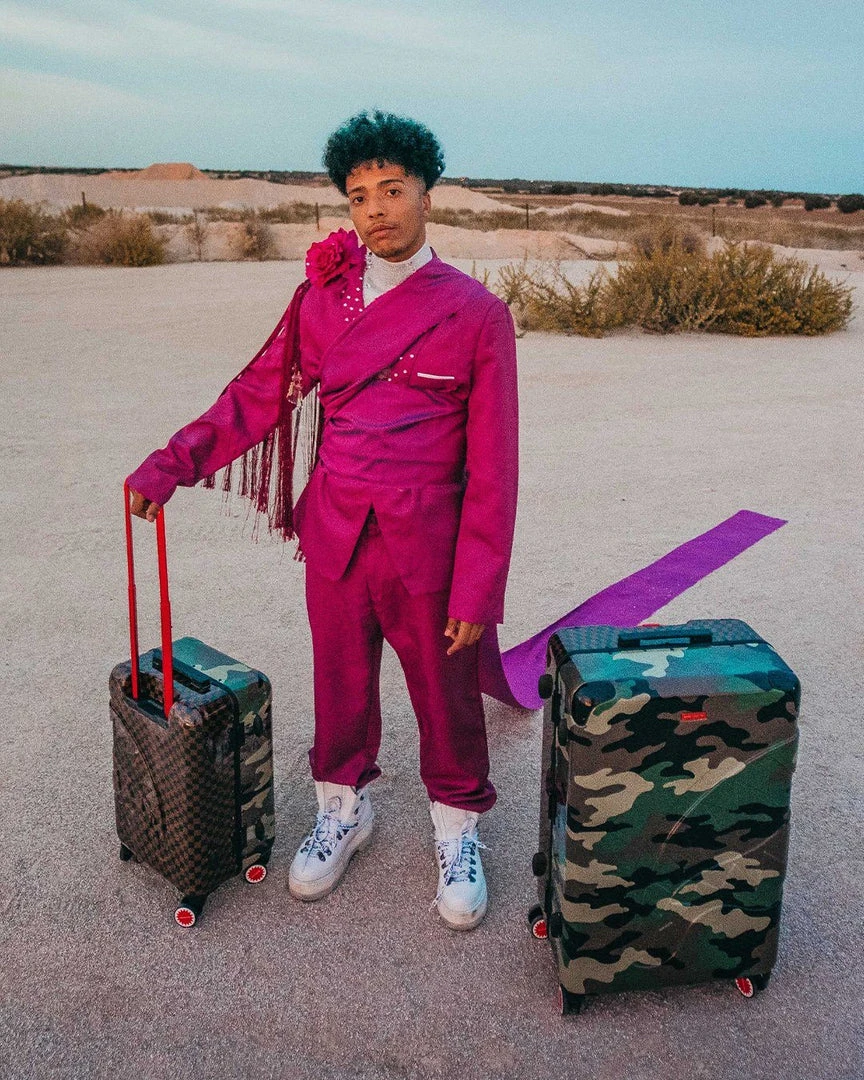 SPRAYGROUND® JUNGLE PARIS 29.5” FULL-SIZE SHARKITECTURE LUGGAGE FULL-SIZE LUGGAGE 16 SPRAYGROUND® JUNGLE PARIS 29.5” FULL-SIZE SHARKITECTURE LUGGAGE FULL-SIZE LUGGAGE