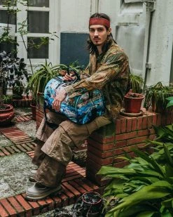 SPRAYGROUND® NOAHS SH-ARK LARGE DUFFLE BAGS 14 SPRAYGROUND® NOAHS SH-ARK LARGE DUFFLE BAGS