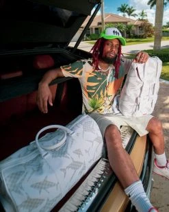 SPRAYGROUND® SHARK CHECK (WHITE) DUFFLE 11 SPRAYGROUND® SHARK CHECK (WHITE) DUFFLE