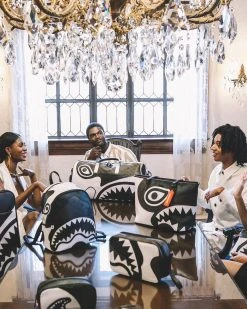 SPRAYGROUND® V.V.I.P. DUFFLE 21 SPRAYGROUND® V.V.I.P. DUFFLE