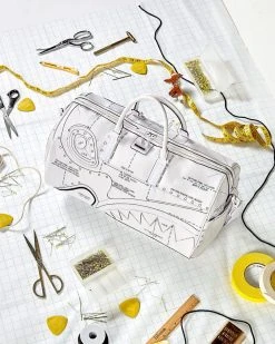 SPRAYGROUND® TECHNICAL CUT & SHARK DUFFLE BAGS 18 SPRAYGROUND® TECHNICAL CUT & SHARK DUFFLE BAGS