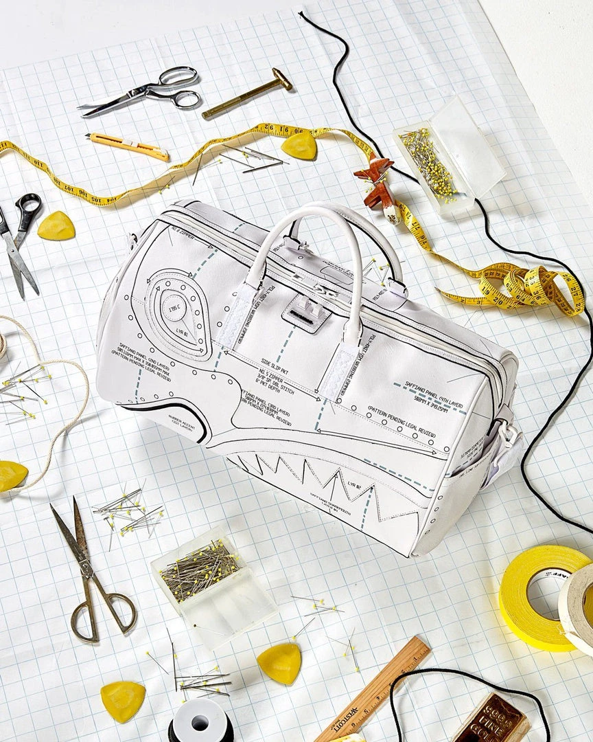 SPRAYGROUND® TECHNICAL CUT & SHARK DUFFLE BAGS 4 SPRAYGROUND® TECHNICAL CUT & SHARK DUFFLE BAGS