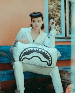 SPRAYGROUND® SPLIT THE CHECK (PEARL) DUFFLE