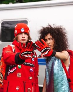 SPRAYGROUND® THE GLOBAL EXPEDITION GLOVES APPAREL+GEAR 7 SPRAYGROUND® THE GLOBAL EXPEDITION GLOVES APPAREL+GEAR