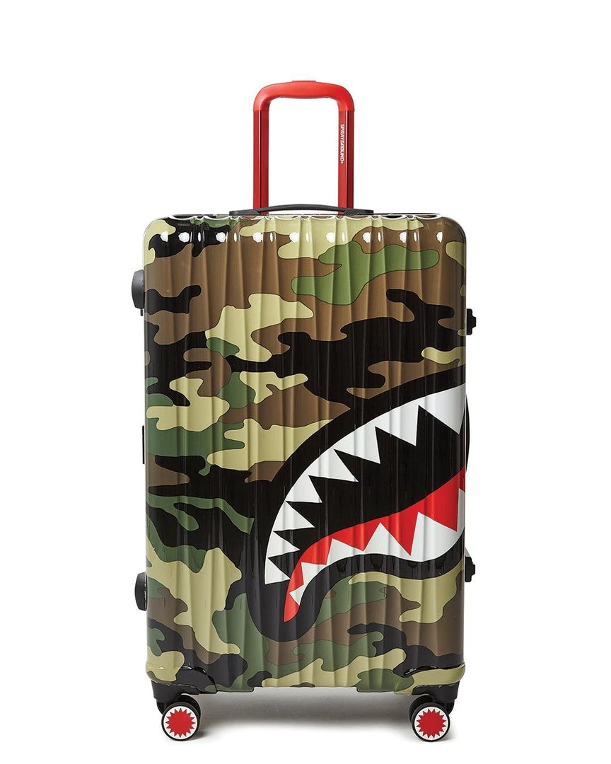 SPRAYGROUND® SHARKNAUTICS (CAMO) 29.5” FULL-SIZE LUGGAGE 1 SPRAYGROUND® SHARKNAUTICS (CAMO) 29.5” FULL-SIZE LUGGAGE
