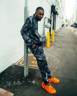 SPRAYGROUND® SHARK CHECK WINDBREAKER JOGGER (BLACK) APPAREL+GEAR