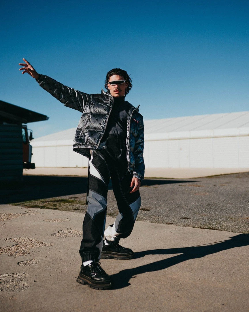 SPRAYGROUND® MONEYGRAM PUFFER JACKET (PLATINUM) APPAREL+GEAR SPRAYGROUND® MONEYGRAM PUFFER JACKET (PLATINUM) APPAREL+GEAR