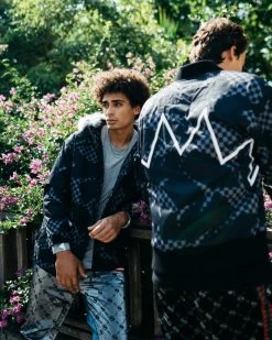 SPRAYGROUND® APPAREL+GEAR EMBOSSED SHARK CREW (GRAY)