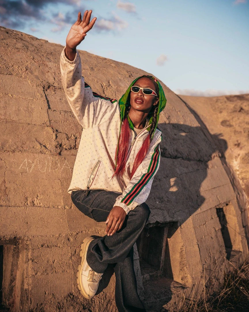 SPRAYGROUND® APPAREL+GEAR FIFTH AVENUE WINDBREAKER (BEIGE) SPRAYGROUND® APPAREL+GEAR FIFTH AVENUE WINDBREAKER (BEIGE)