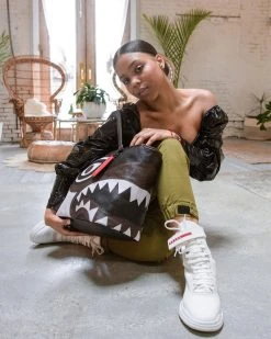 SPRAYGROUND® V.V.I.P. TOTE BAGS 19 SPRAYGROUND® V.V.I.P. TOTE BAGS