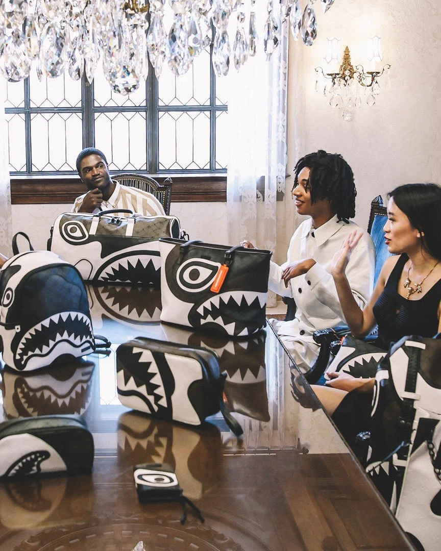 SPRAYGROUND® V.V.I.P. TOTE BAGS 12 SPRAYGROUND® V.V.I.P. TOTE BAGS