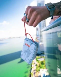 SPRAYGROUND® WALLETS SHARK CHECK (WHITE) WALLET