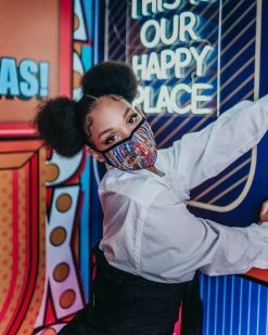 SPRAYGROUND® FACE MASKS 1994 GOLD METALLIC SHARK POLYESTER FACE MASK 21 SPRAYGROUND® FACE MASKS 1994 GOLD METALLIC SHARK POLYESTER FACE MASK