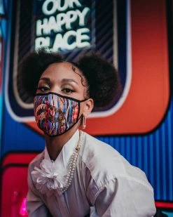 SPRAYGROUND® FACE MASKS 1994 GOLD METALLIC SHARK POLYESTER FACE MASK 23 SPRAYGROUND® FACE MASKS 1994 GOLD METALLIC SHARK POLYESTER FACE MASK