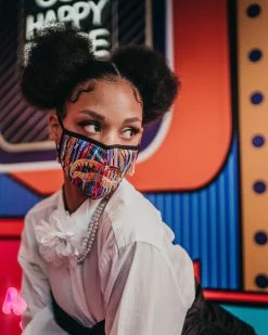 SPRAYGROUND® FACE MASKS 1994 GOLD METALLIC SHARK POLYESTER FACE MASK 20 SPRAYGROUND® FACE MASKS 1994 GOLD METALLIC SHARK POLYESTER FACE MASK